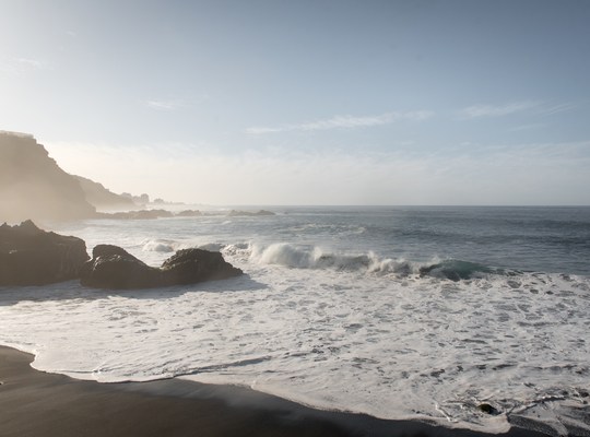 Sur la plage del Roque de las Bodegas