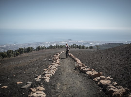 Etonnant chemin avec une vue sur Tenerife 