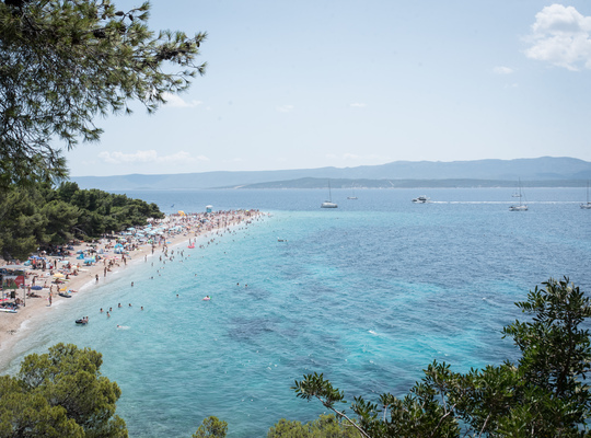 La plage de Zlatni Rat, Bol, Croatie