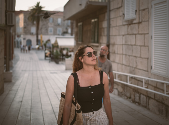 Manue, dans les rues de Makarska