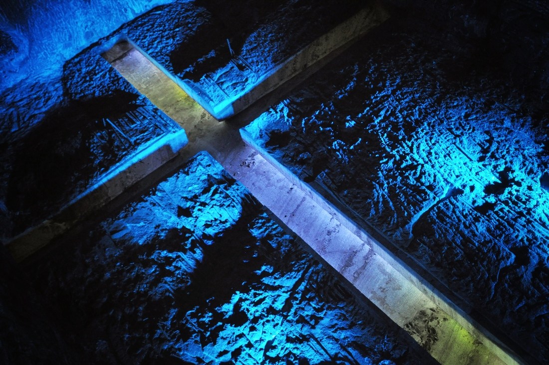 Croix au coeur de la cathédrale de sel de Zipaquirá
