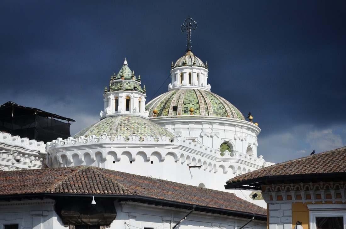 Vue sur une église de Quito
